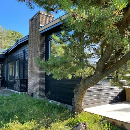 Bright Summer House With Sea View Ferienhaus