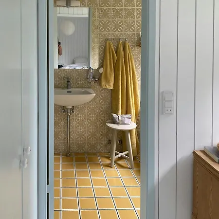 Bright Summer House With Sea View Ferienhaus *