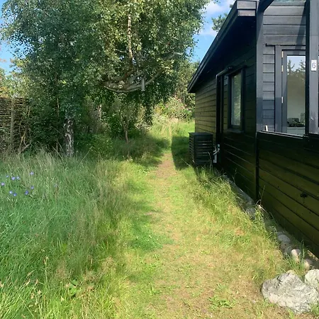 Bright Summer House With Sea View *